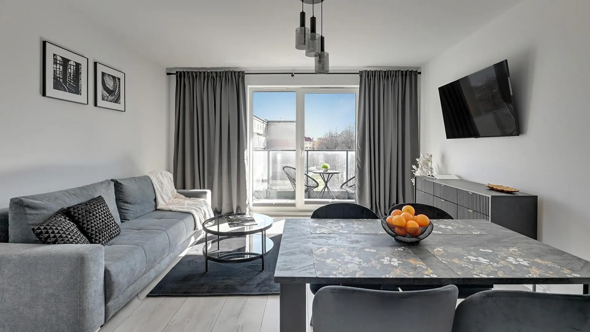 Angielska Grobla - City Center, Marina & Parking By Downtown Apartments Gdansk Poland