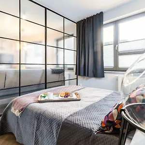 Ideal & Blue Apartment